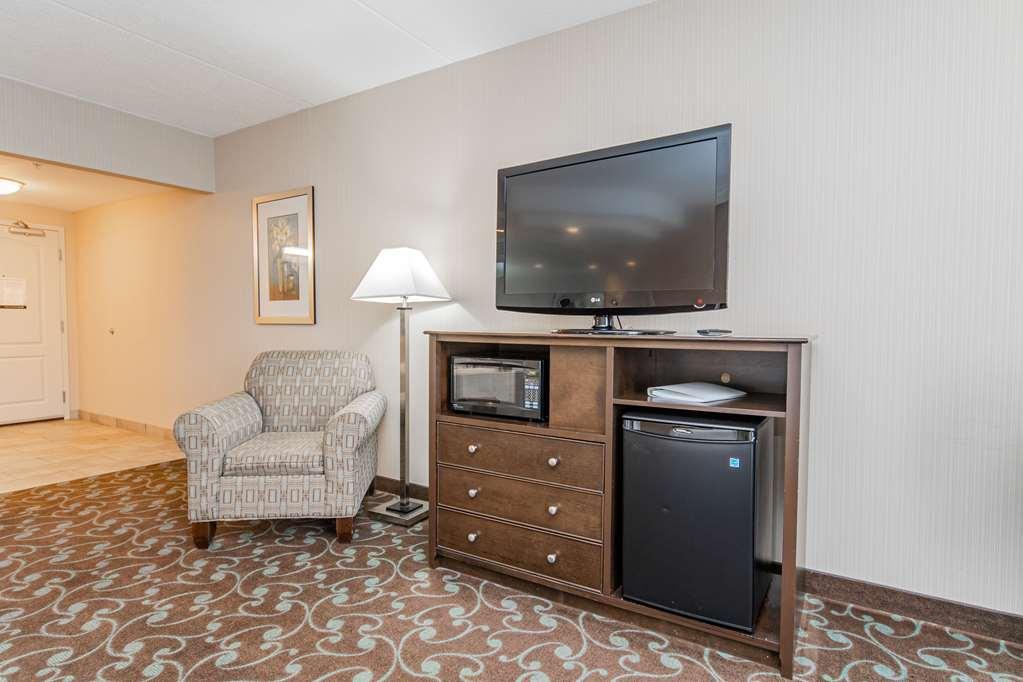 Hampton & By Hilton