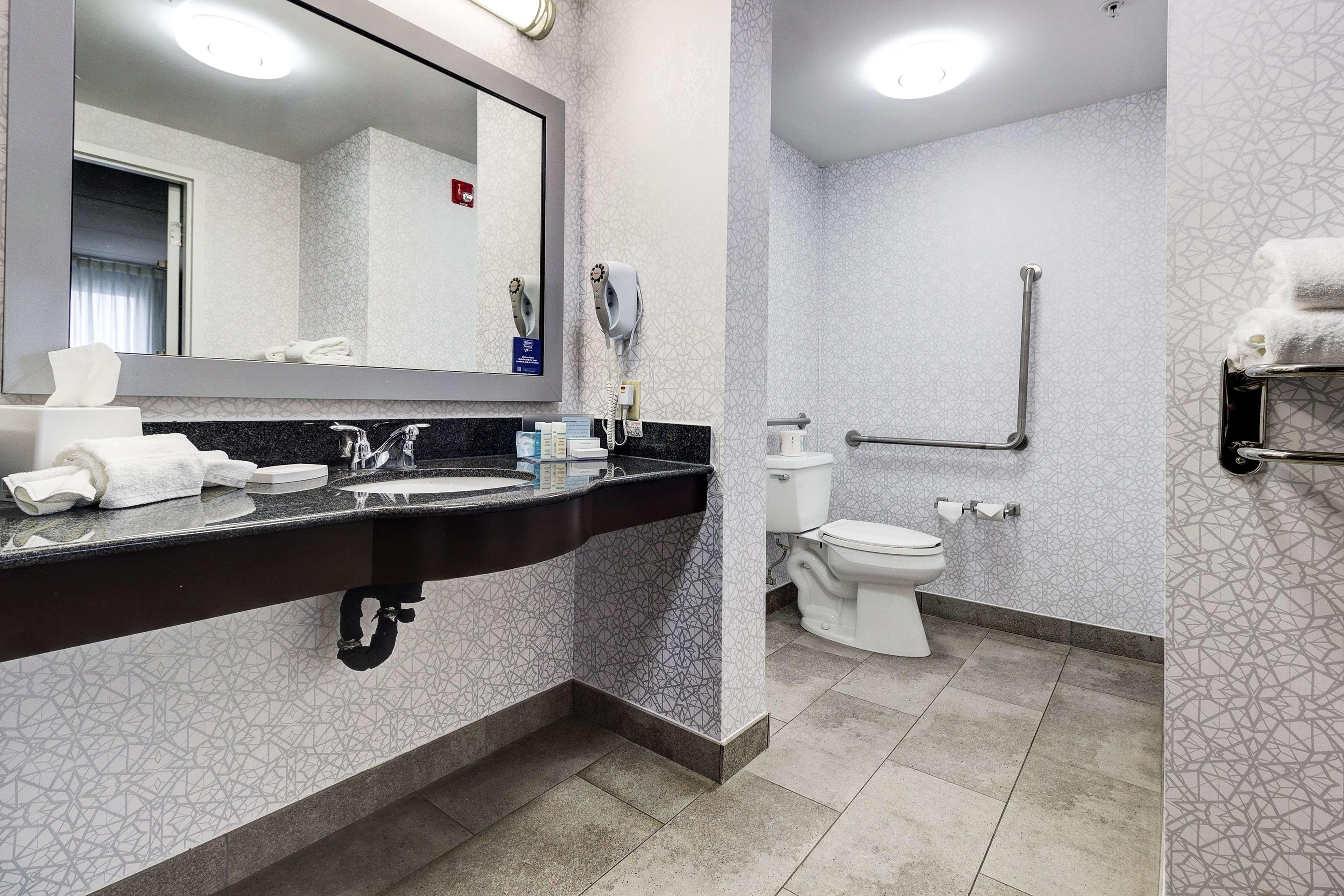 Hampton & By Hilton 3*